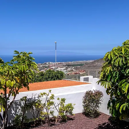 Paloma Roque Del Conde Villa *